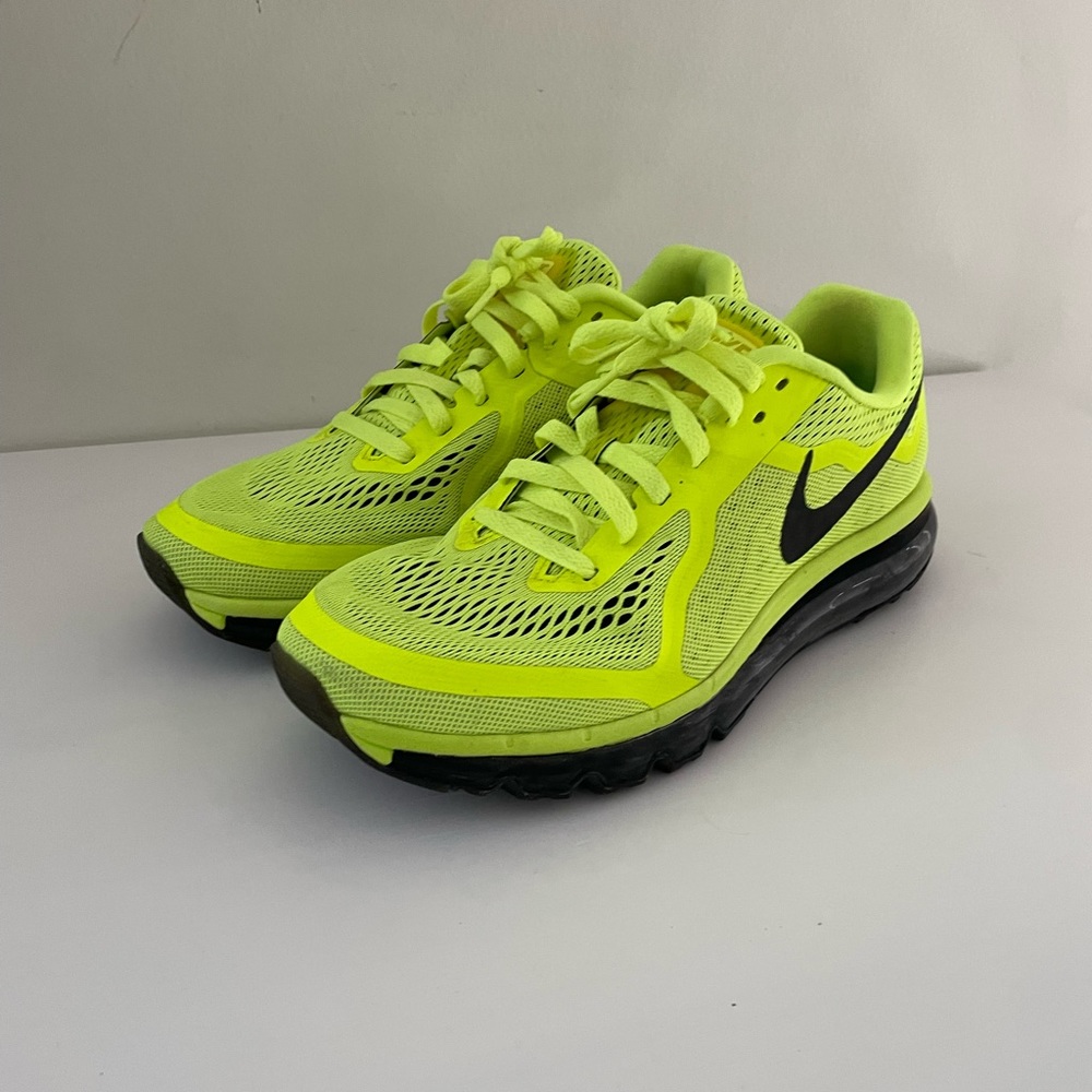 Neon Nike Vapormax 9.5